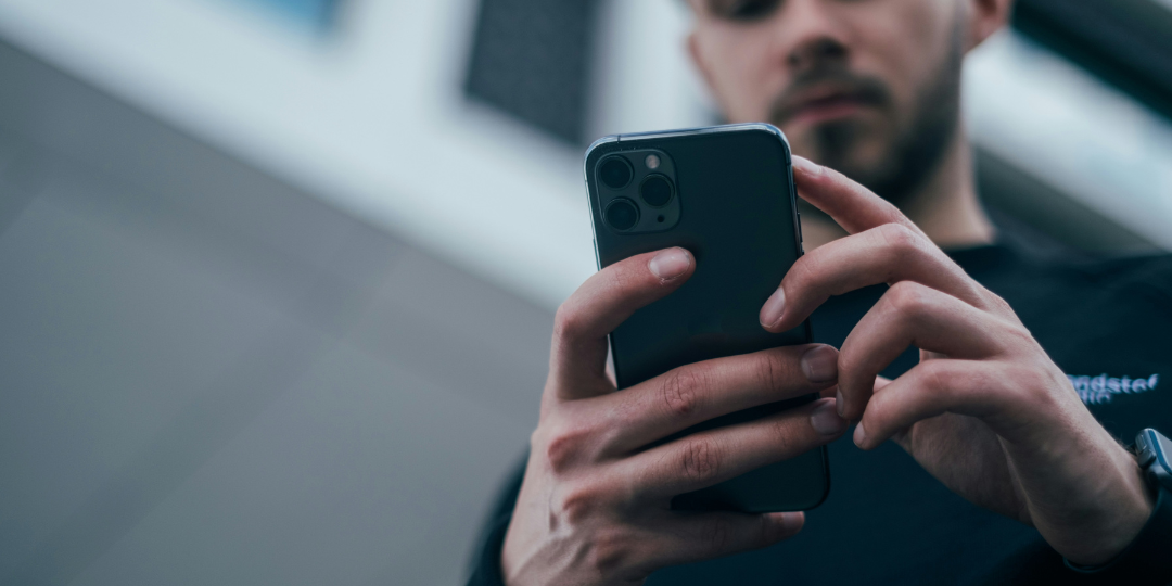 Lukas Neweling | Die 5-Minuten-Marke – Wie wir Aufmerksamkeit zurückgewinnen Lukas Neweling | Die 5-Minuten-Marke – Wie wir Aufmerksamkeit zurückgewinnen